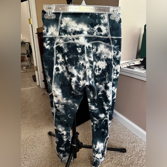 Fabletics Leggings Size 4 - Picture 2 of 5